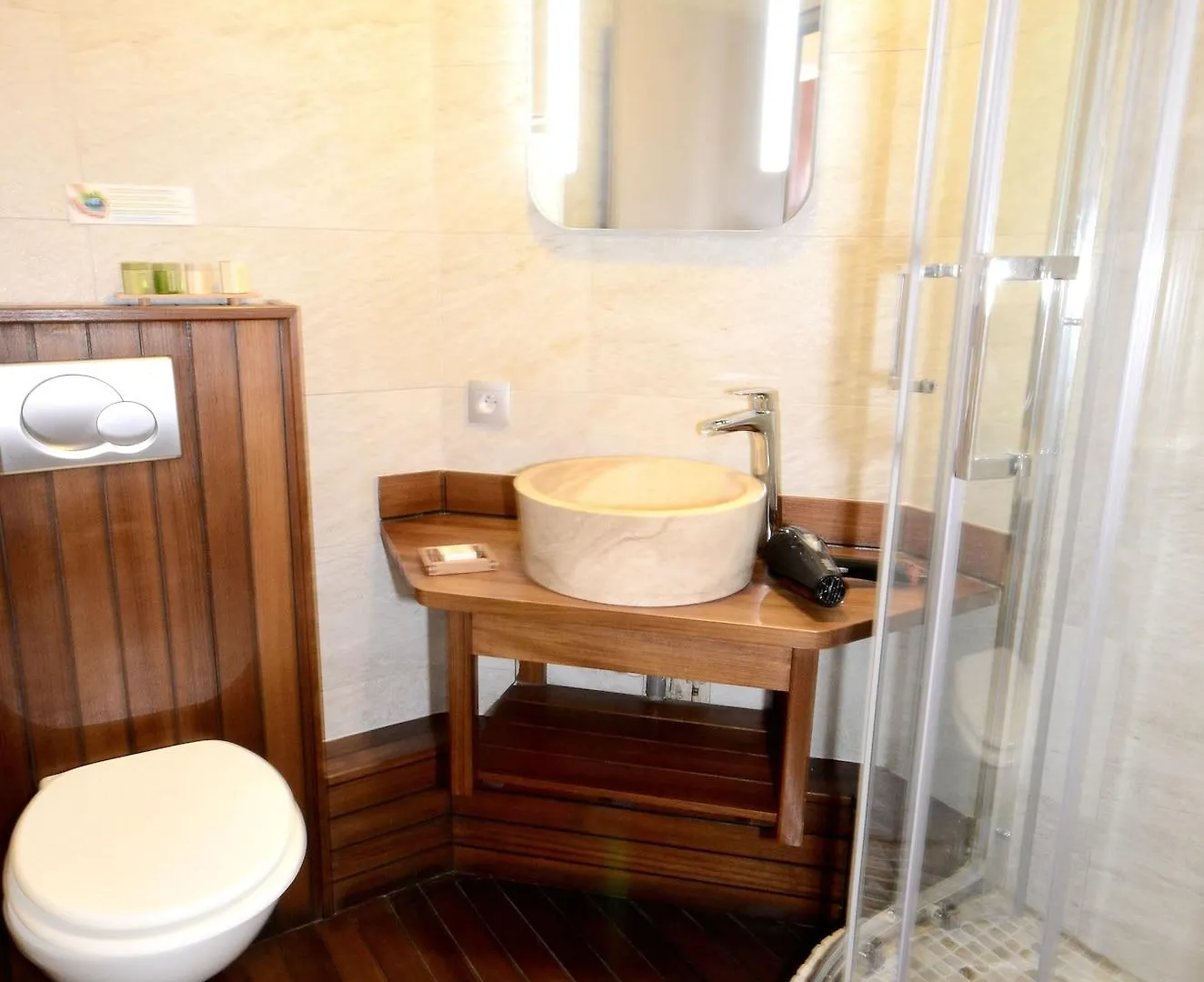 Green Hotels Confort Paris 13 (Adults Only)