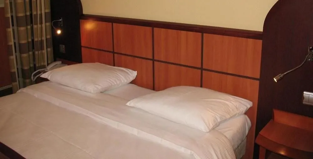 Green Hotels Confort Paris 13 (Adults Only)