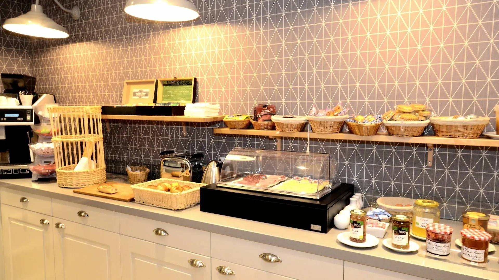 Green Hotels Confort Paris 13 (Adults Only)