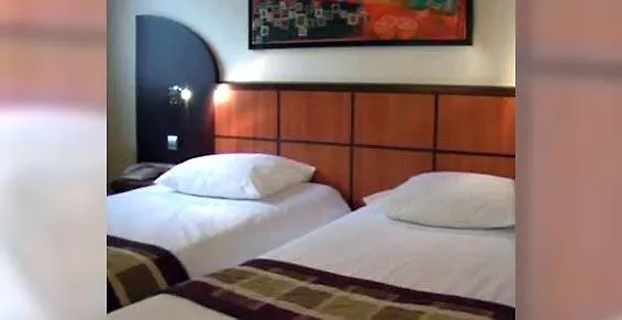 Green Hotels Confort Paris 13 (Adults Only) 3*,  Francia